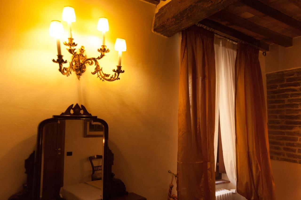 Palazzo Benucci Panzió San Gimignano Kültér fotó
